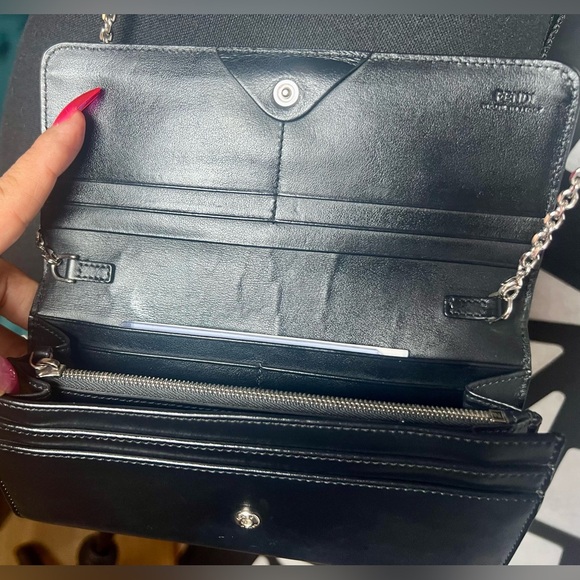 Black Leather Fendi Hypnoteyes WOC. Graphic 3D square eyes & Silver-tone chain - Picture 5 of 11